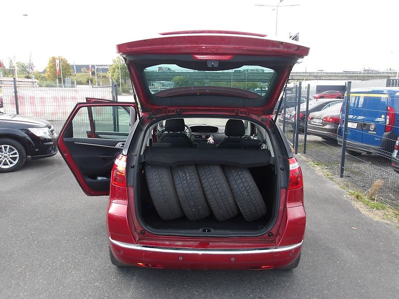Citroën C4 Picasso 1,6HDi AUTOMAT ! 1.MAJITEL !!! - fotka 12 z 25