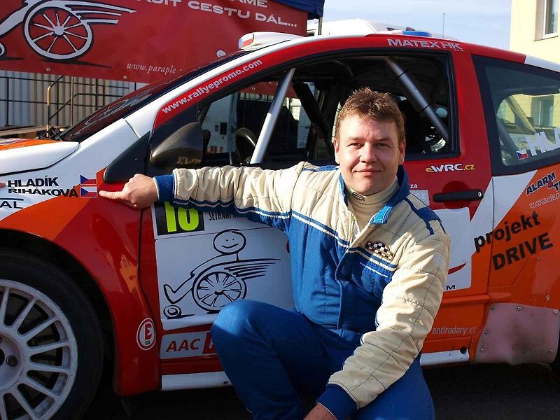 Jiří Hladík se svým zbrusu novým vozem Renault Clio Rally5 Phase II.