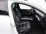 Volvo V60 2,0 T5 184kW Drive-E R-Design - náhled 13