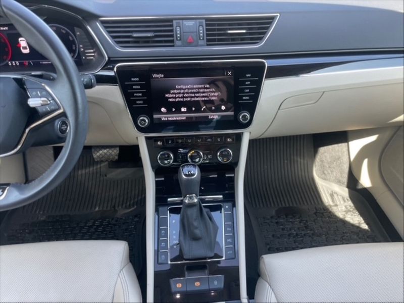 Škoda Superb 2,0 TDI 147 L&K 4x4 DSG - fotka 10 z 11