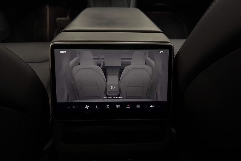 Tesla Model 3 Long Range AWD Highland Tažné - fotka 8 z 16