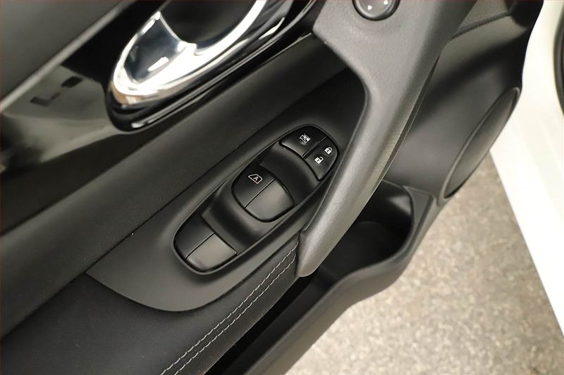 Nissan Qashqai (2017) 1.5 dCi, ČR,1.maj, Serv.kniha - fotka 11 z 12
