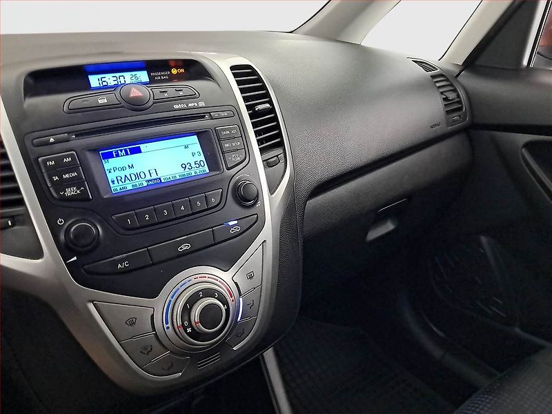 Hyundai ix20 (2013) 1.6 CVVT, Serv.kniha - fotka 12 z 17
