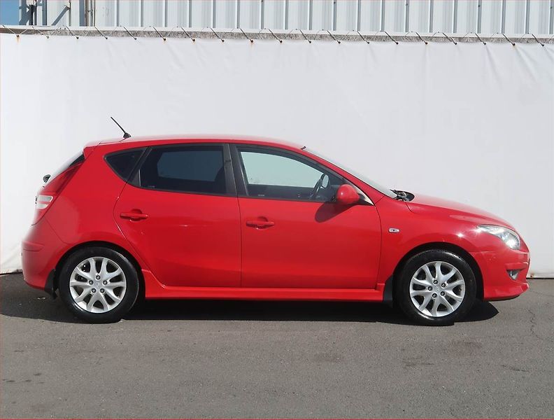 Hyundai i30 (2009) 1.4 CVVT, Serv.kniha - fotka 6 z 17
