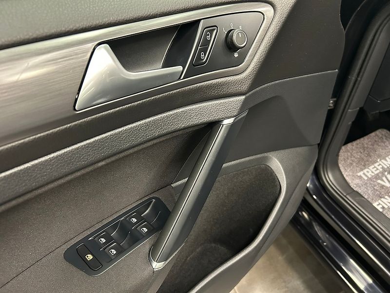 Volkswagen Golf (2019) 1.5 TGI Comfort MAN 2019 | Zár - fotka 15 z 62
