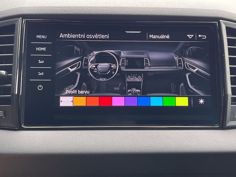 Škoda Karoq (2025) Sportline 2.0 TDI 110kW 4x4 DS - fotka 19 z 35