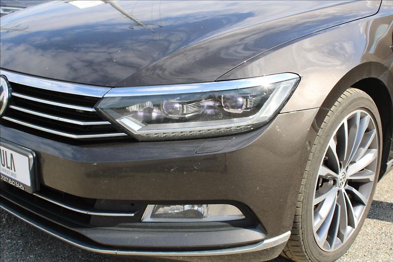 Volkswagen Passat 2,0 TDi  HIGHLINE, 4 x 4, DSG - fotka 35 z 38