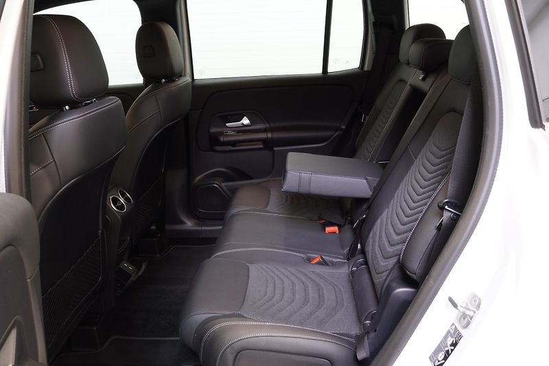 Mercedes-Benz GLB 200D,4M,1.MAJ,ČR,DPH,TAŽNÉ - fotka 18 z 31