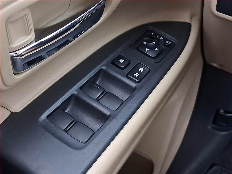 Mitsubishi Outlander (2015) 2.2 DI-D, 4X4, 7 míst, ČR - fotka 21 z 25