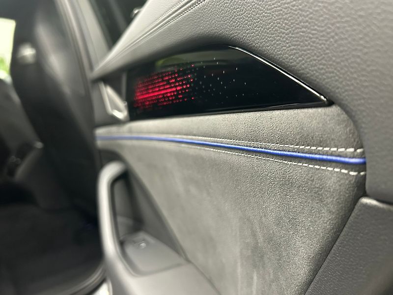 Volkswagen Passat (2025) R-Line Black 142kW DSG 4WD | Z - fotka 33 z 65