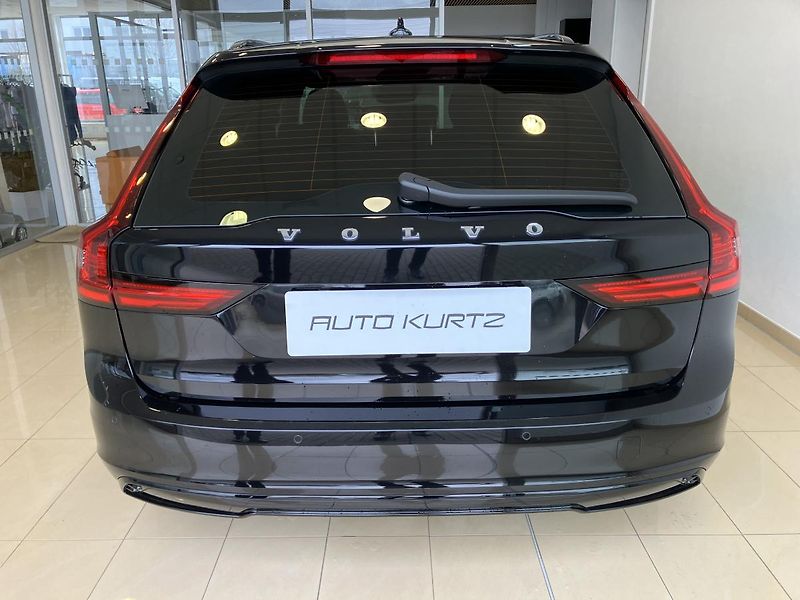 Volvo V90 B4 FWD R-DESIGN AT8 - fotka 8 z 30