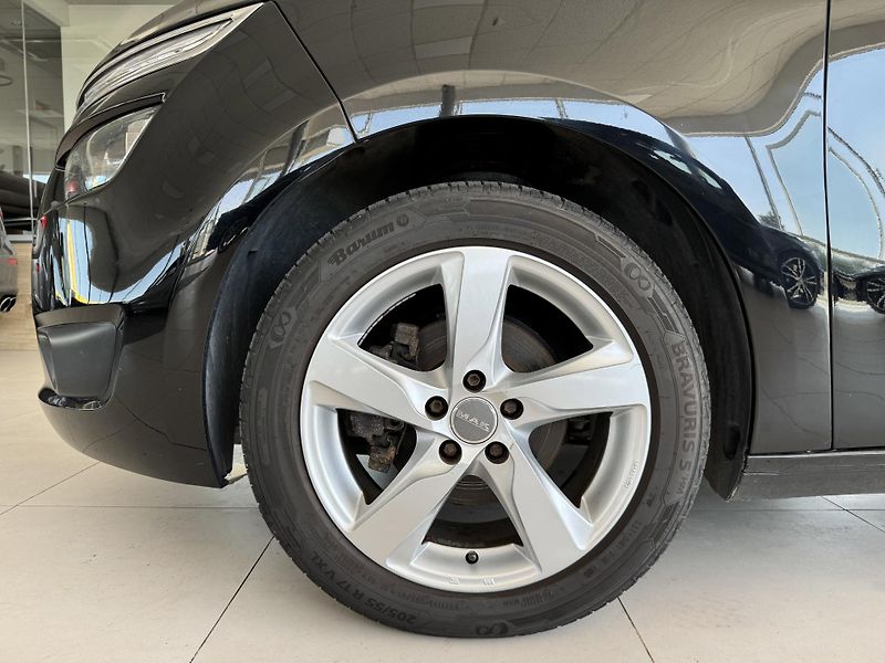 Citroën Grand C4 Picasso 1,6HDi 88kW*Navi*PDC*LED*7Míst - fotka 30 z 31