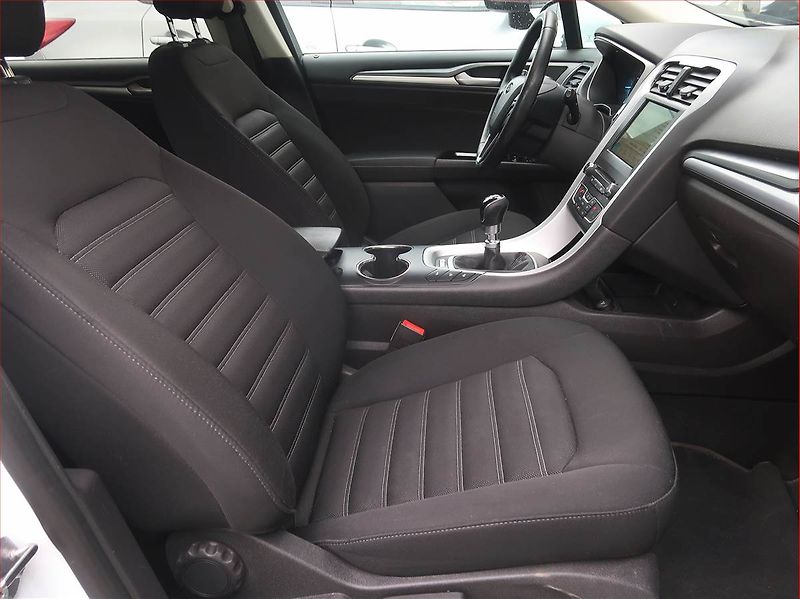 Ford Mondeo (2018) 2.0 TDCI, Navi, Tempomat - fotka 9 z 15