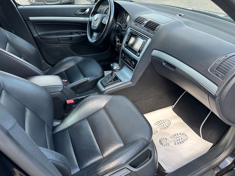 Škoda Octavia (2011) RS 2,0TSI 147kw DSG - fotka 15 z 36