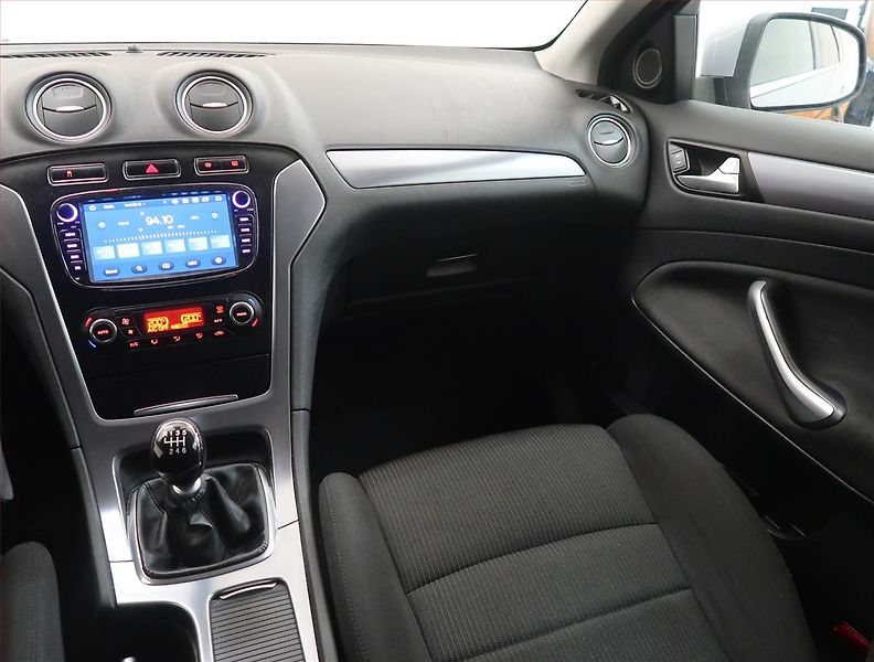 Ford Mondeo (2011) 2.0 TDCi, Tempomat - fotka 8 z 14