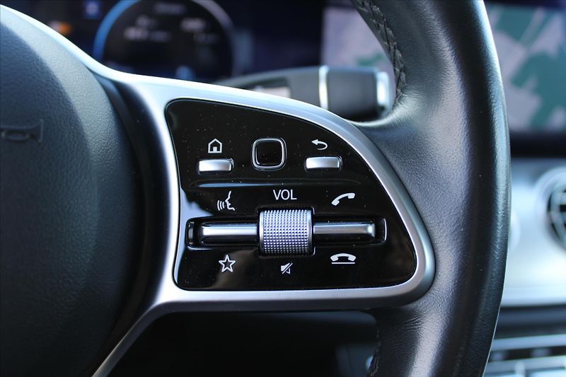 Mercedes-Benz Třídy E 200D AVANTGARDE SERVIS. KN. - fotka 16 z 30