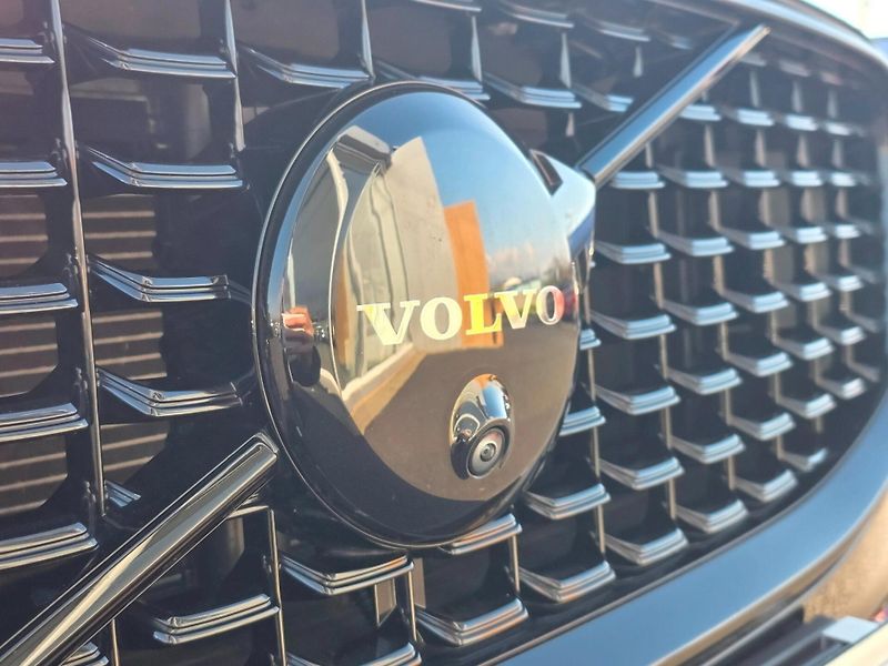 Volvo XC60 (2024) BE ULTIMATE, vzduch. pod., taž - fotka 22 z 27