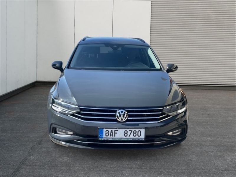 Volkswagen Passat 2,0 TDI 110 Business - fotka 2 z 11