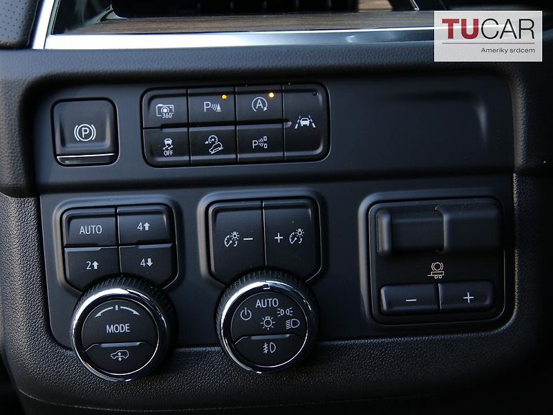 Chevrolet Tahoe High Country 6,2 V8 - fotka 23 z 48