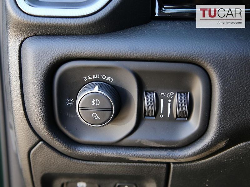 Dodge RAM (2026) 1500 Rebel 5.7 V8 2026 - fotka 23 z 39