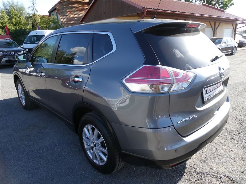 Nissan X-Trail 1,6 dCi 96kW 4x4 serviska - fotka 7 z 44