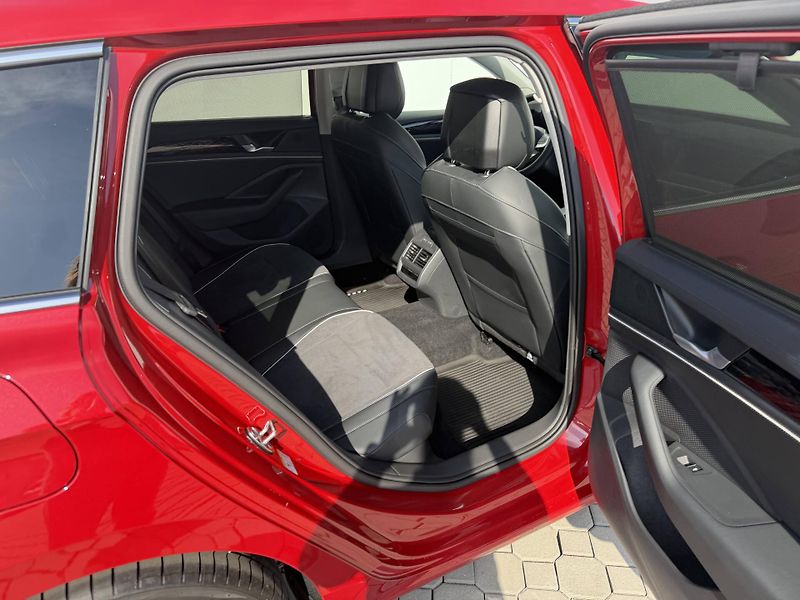 Volkswagen Passat (2026) Elegance DSG mHEV 1,5eTSI - fotka 23 z 25