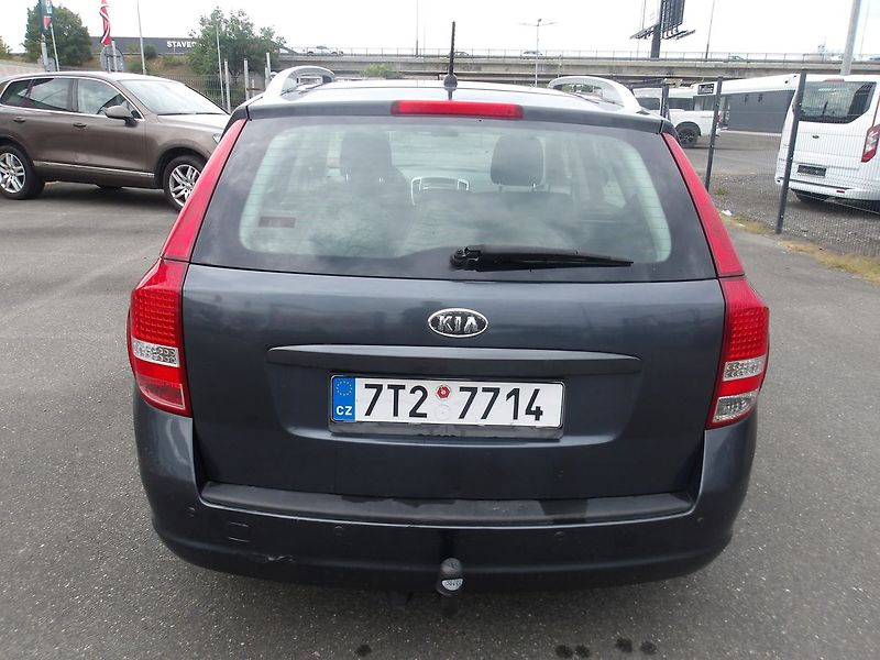 Kia Ceed 1,4i ČR ! NAJ.94000 km !!! Ser - fotka 12 z 34