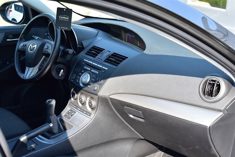 Mazda 3 1,6 16V SPORT,1.M,TOP VÝBAVA - fotka 13 z 18