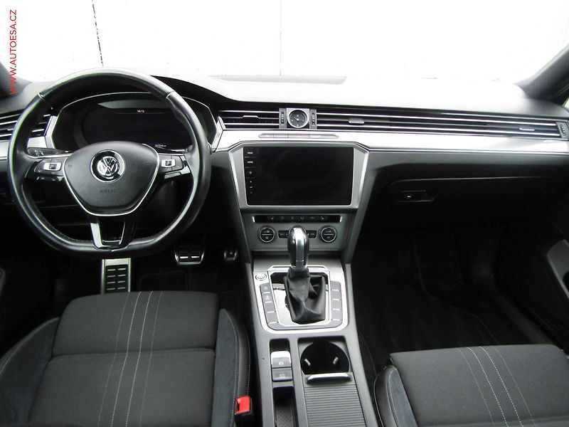 Volkswagen Passat (2018) 2.0 TDi 4x4, DSG, Navi, ACC - fotka 8 z 19