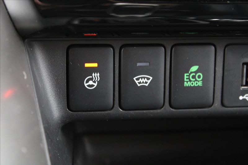 Mitsubishi Eclipse Cross 1,5 T  AUTOMAT,4x4,INSTYLE - fotka 17 z 42