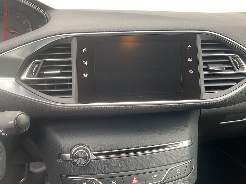 Peugeot 308 (2018) 1.2PT, Style, navi - fotka 15 z 18
