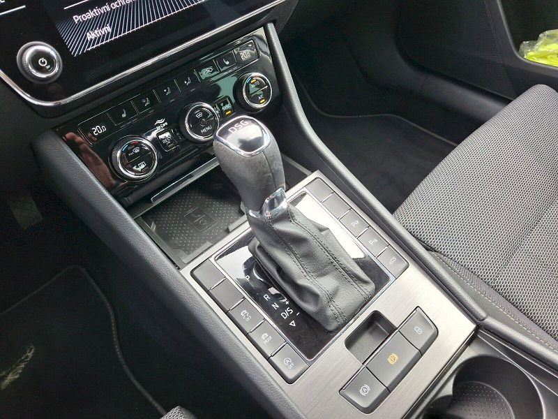 Škoda Superb (2019) Style Extra DSG 2,0TDi 140kW - fotka 29 z 35
