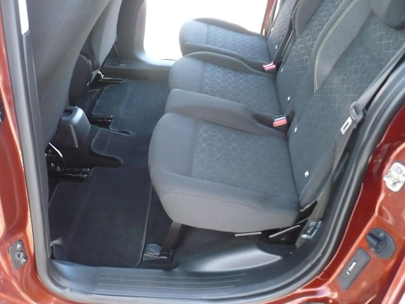 Peugeot Rifter 1.5HDI 75Kw 7Míst Klima - fotka 18 z 30