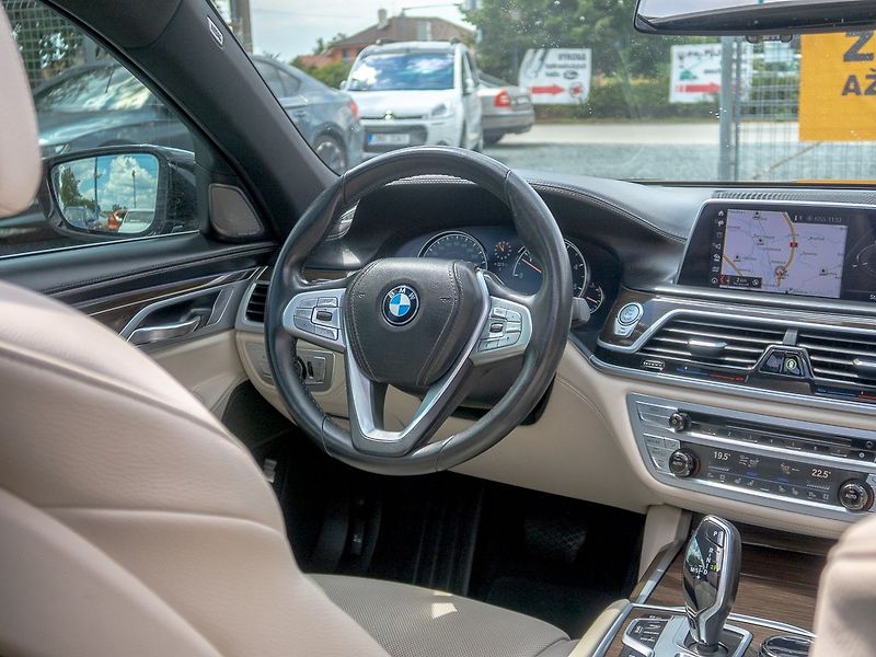 BMW Řada 7 (2018) ČR 740D 235KW 4x4 - fotka 16 z 60