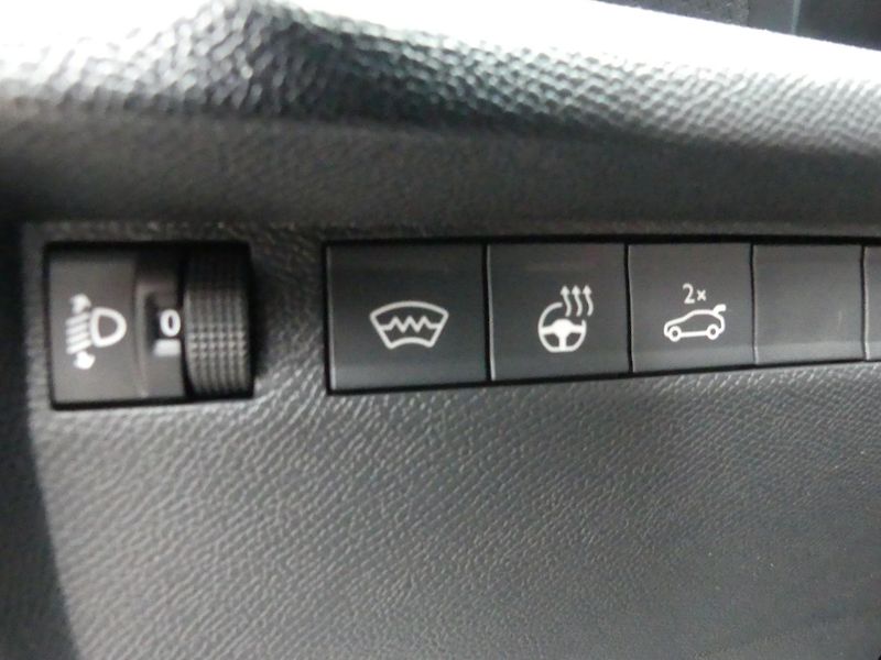 Citroën C4 X (2026) MAX Hybrid 145k Automatic - fotka 19 z 23