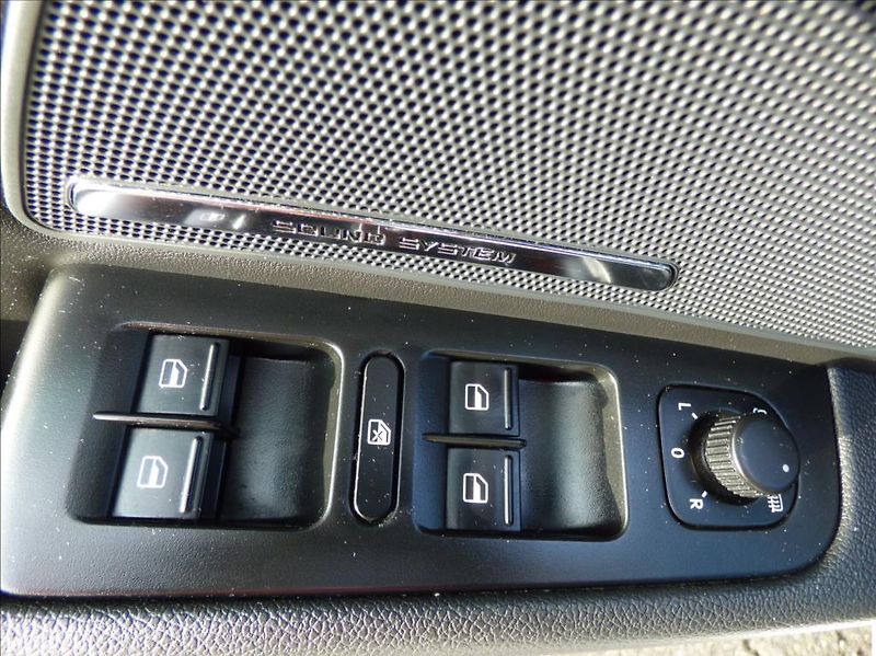 Škoda Superb 2,0 TDI 125kw 4x4  Laurin & Kl - fotka 11 z 54