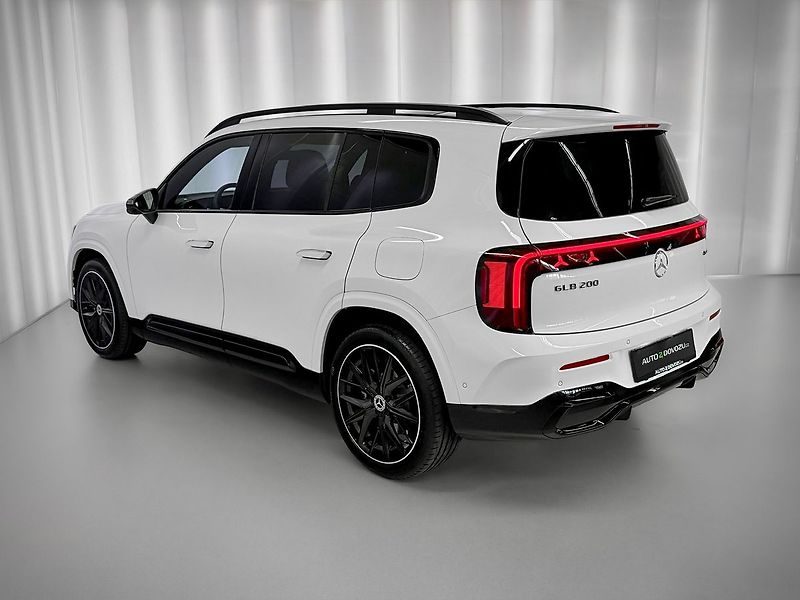 Mercedes-Benz GLB 8G-eDCT 4MATIC AMG, PANORAMA, - fotka 4 z 34