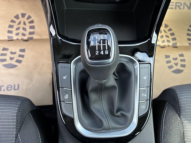 Hyundai i30 1.0 TGDI SMART NOVÉ - fotka 16 z 19