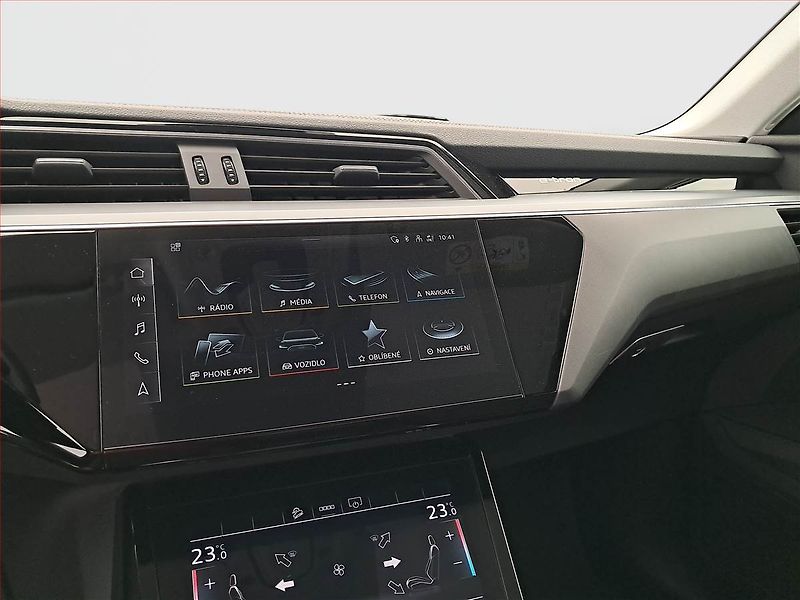Audi e-tron (2020) 50 quattro - fotka 12 z 20