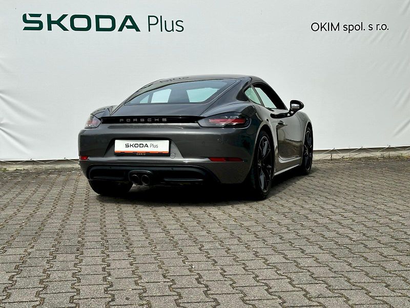 Porsche Cayman (2022) 718 220kW - fotka 2 z 22