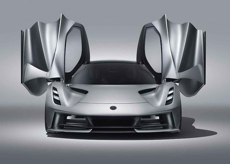 Lotus Evija nabídne zrychlení z nuly na 300 km/h za 9 sekund.
