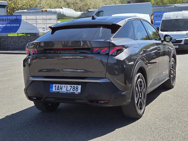 Peugeot 3008 (2025) GT Hybrid e-DCS 145  - fotka 5 z 31