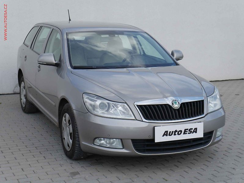 Škoda Octavia (2011) 2.0 TDI, ČR, AC - fotografie inzerátu