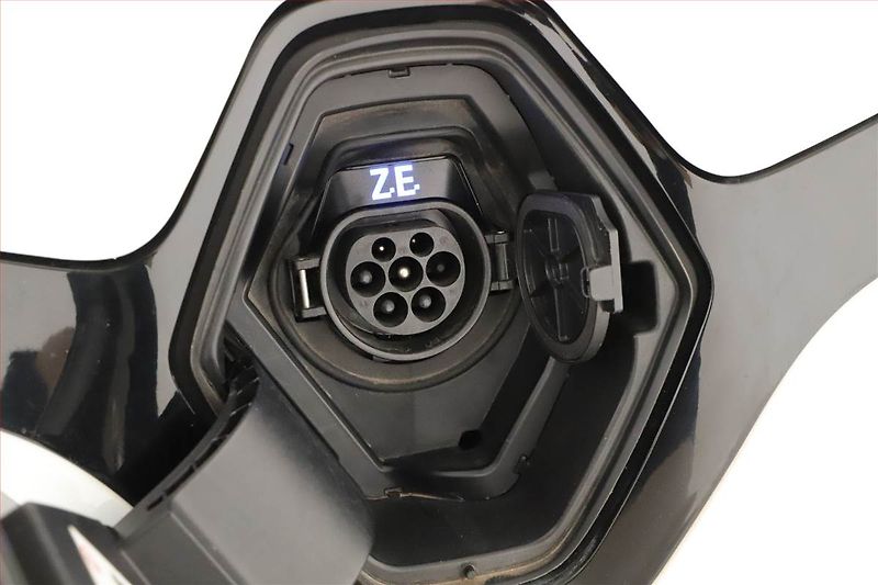 Renault ZOE (2018) Q90, SoH 91%, Automat, Navi - fotka 19 z 19