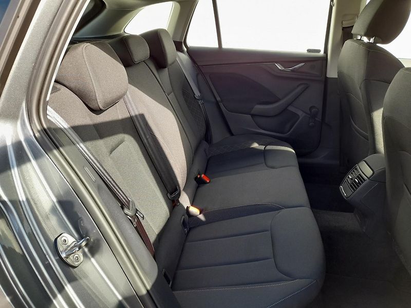 Škoda Scala Ambition Plus 1.5 TSI 110kW 6M - fotka 26 z 28