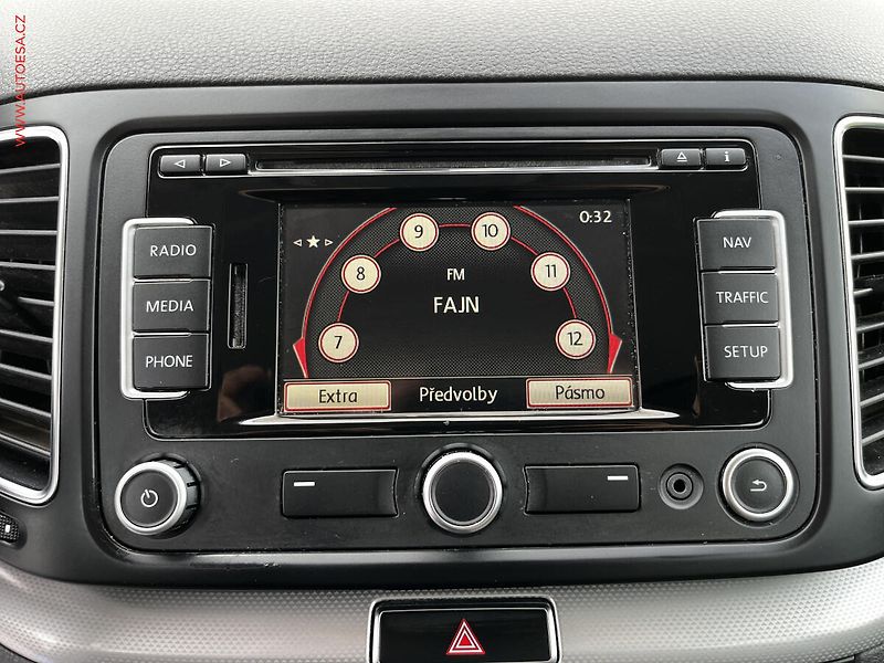Volkswagen Sharan (2011) 2.0 TDi, Comfortline - fotka 15 z 23