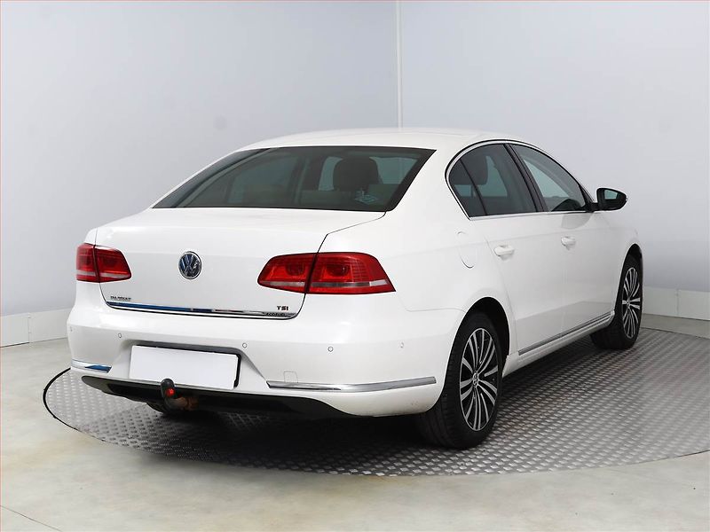 Volkswagen Passat (2014) Highline 1.4 TSI EcoFuel - fotka 5 z 18