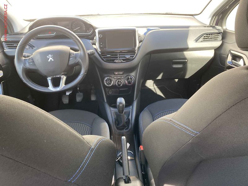 Peugeot 208 (2018) 1.2 PT, Signature - fotka 8 z 16