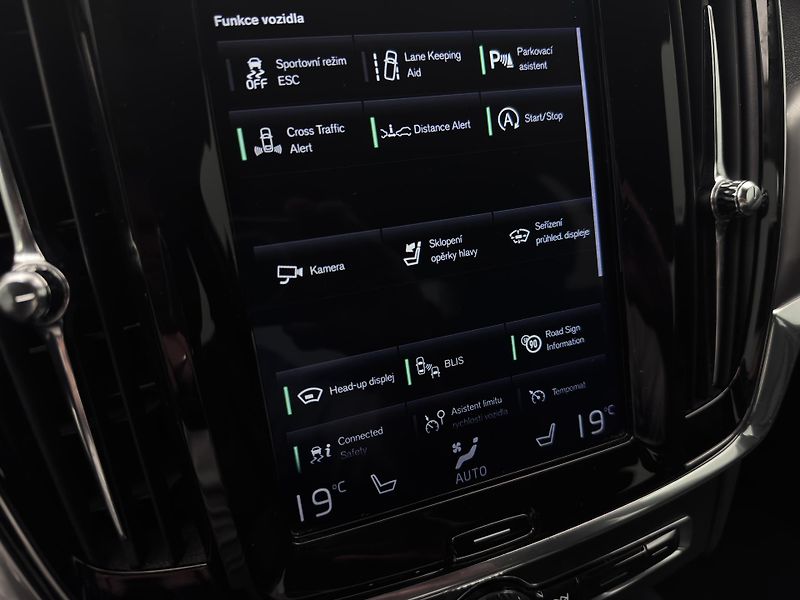 Volvo S90 T6 AWD MOMENTUM AUT 1.maj - fotka 35 z 53