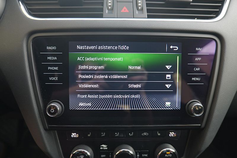 Škoda Octavia 1.5 TSI 110 kW Style LED Tažné - fotka 30 z 35